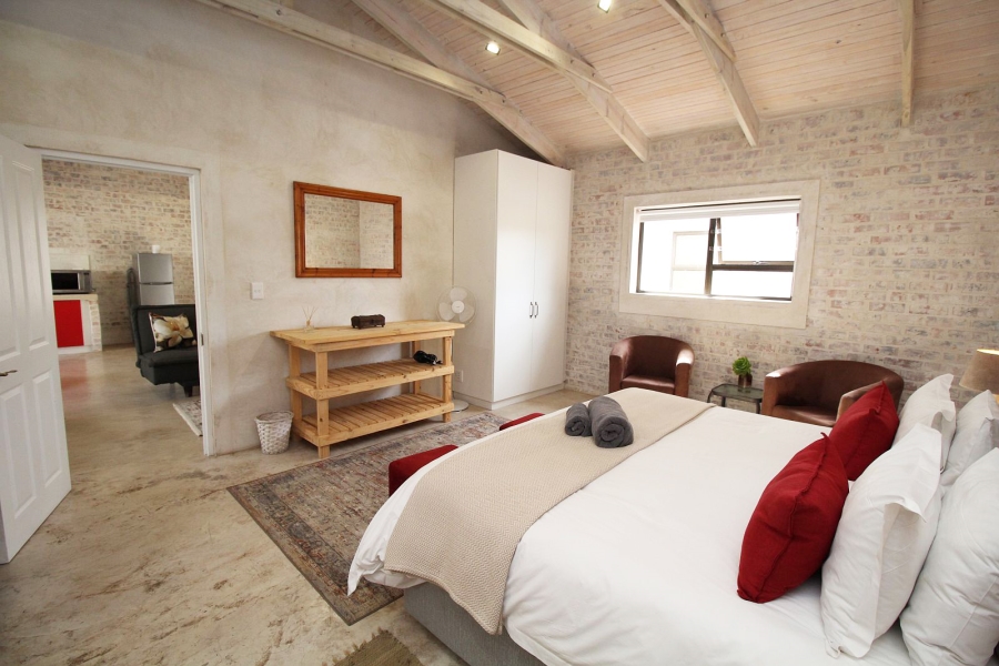 5 Bedroom Property for Sale in Middedorp Western Cape